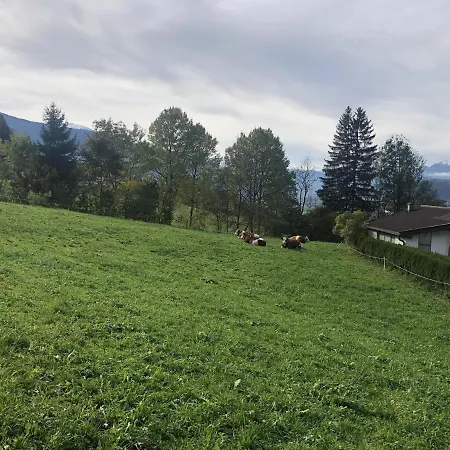 Am Arzberg شقة